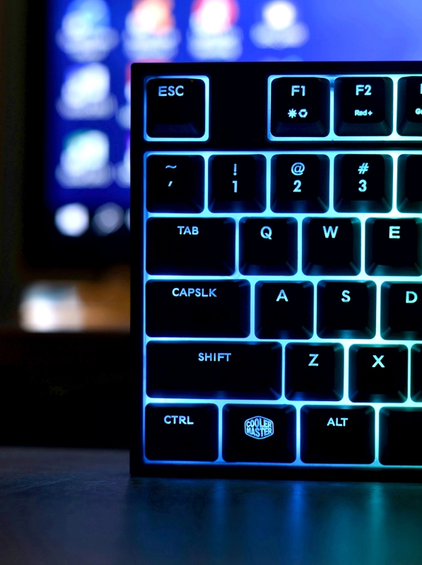 Clavier luminescent Crédit : Balkouras nicos - Unsplash
